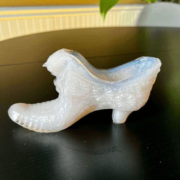 Boyd Crystal Art Glass Daisy Button Cat Slipper Pink Shoe B285 - Picture 1 of 8